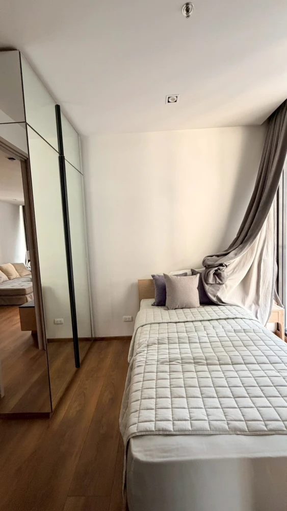 Selling a 2-bedroom unit at Park 24 Origin Phrom Phong. Spacious living area, fully furnished. Don't miss this great deal!
