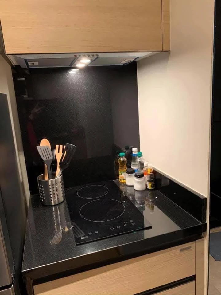 For sale: Park 24 Origin Phrom Phong Studio room, decorated in warm wood tones, fully furnished, don't miss out.