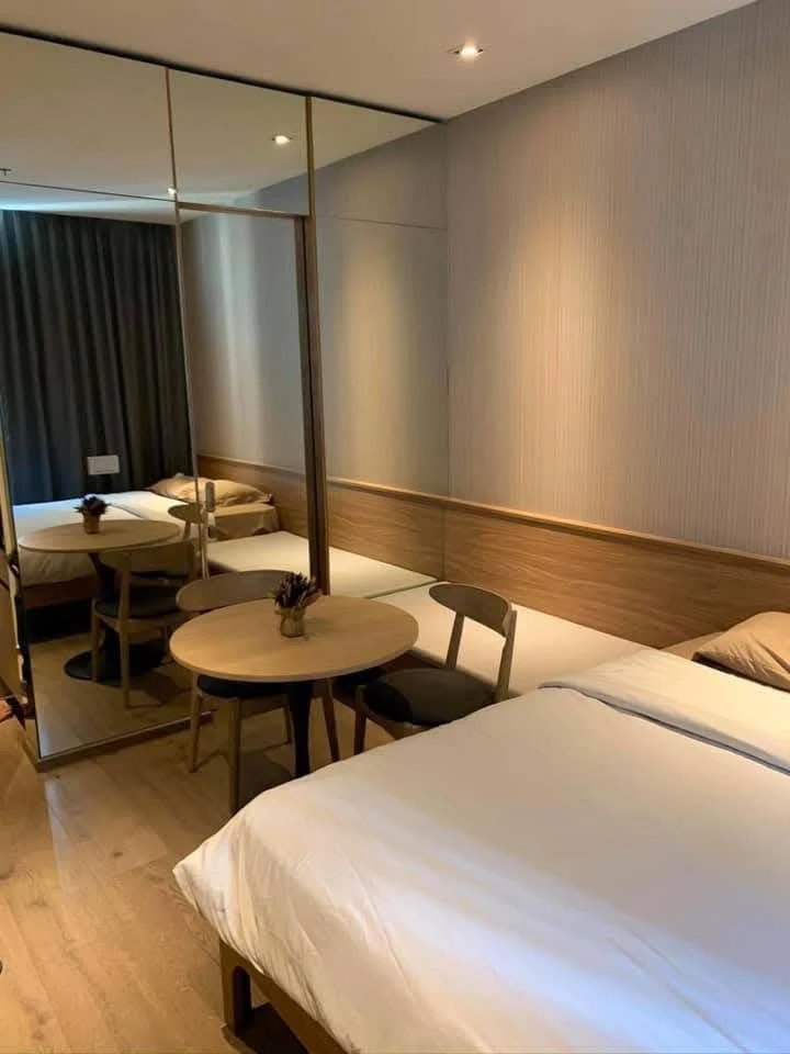 For sale: Park 24 Origin Phrom Phong Studio room, decorated in warm wood tones, fully furnished, don't miss out.