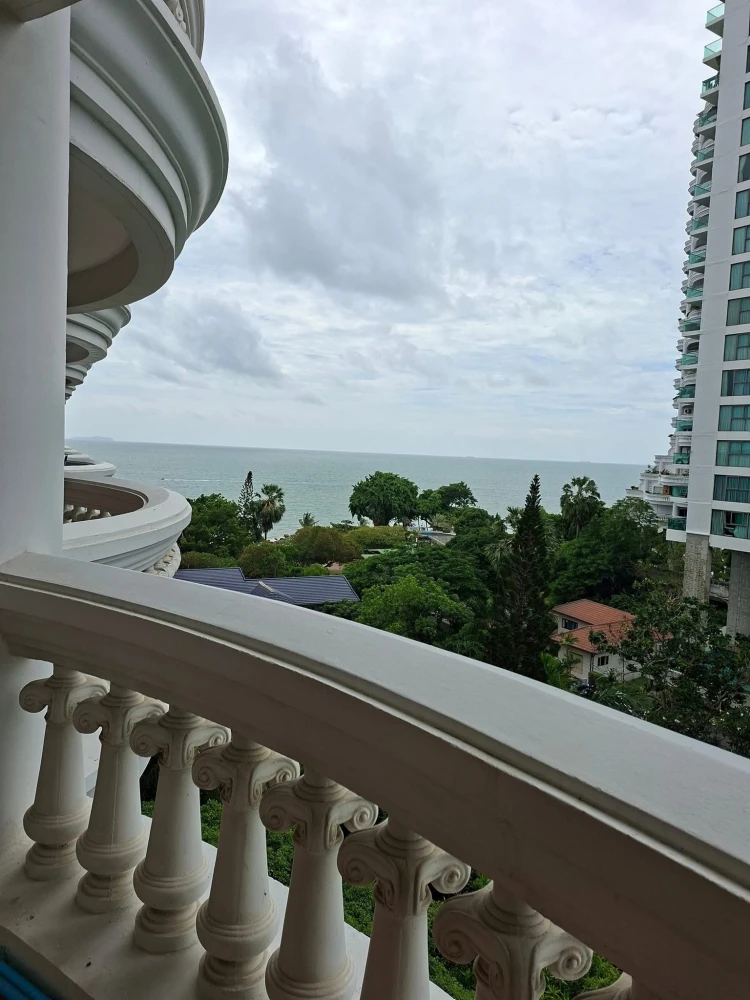 Park Beach Studio for sale, lots of usable space, great location, beautiful sea view, no blocking, hurry and reserve now!