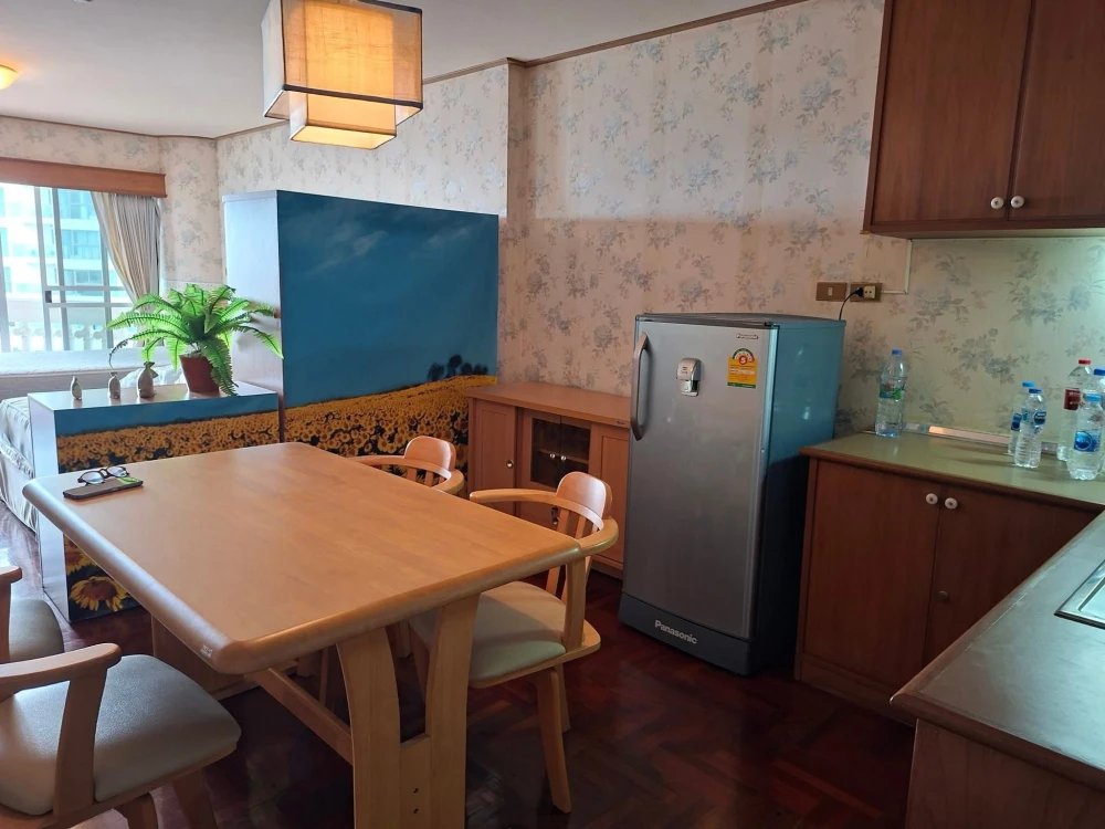 Park Beach Studio for sale, lots of usable space, great location, beautiful sea view, no blocking, hurry and reserve now!