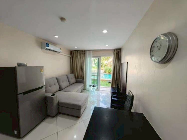For sale: Park Lane Jomtien Resort, 1st floor, pool access, resort-like atmosphere, very worth booking.