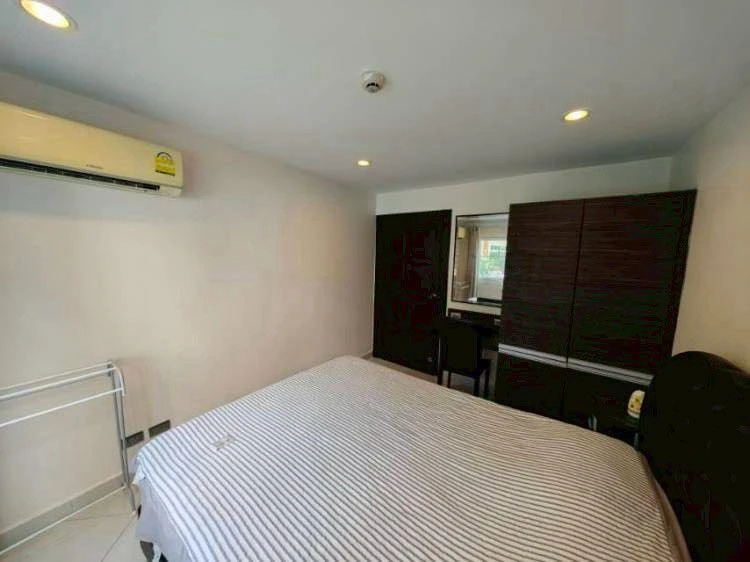 For sale: Park Lane Jomtien Resort, 1st floor, pool access, resort-like atmosphere, very worth booking.
