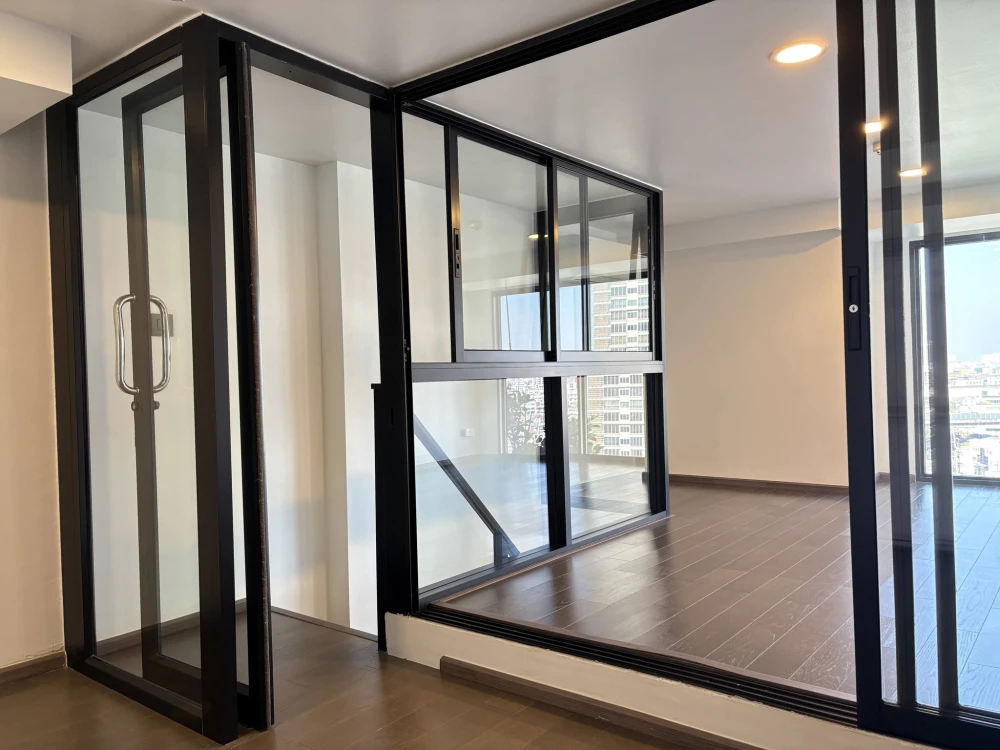 Selling a high-floor unit at Park Origin Chula-Samyan. Garden view, spacious and comfortable. Don't miss out, book now!!!