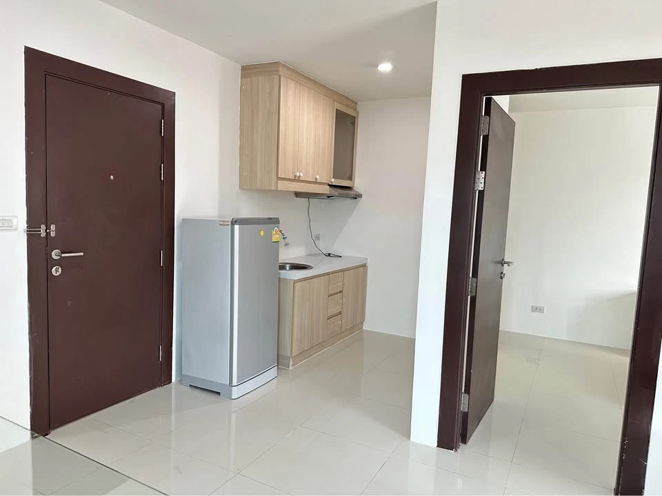 For sale: Park Siri Condo Resort Bangsaen, 1 bedroom, 1 bathroom, open view, cool breeze, fully furnished, reserve now!