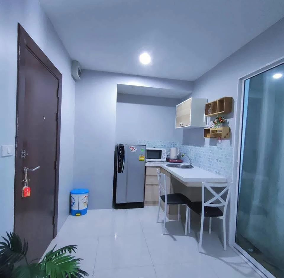 Selling a lovely unit at Park Siri Condo Resort Bangsaen. Great location, convenient transportation, and beautiful views. Book now!