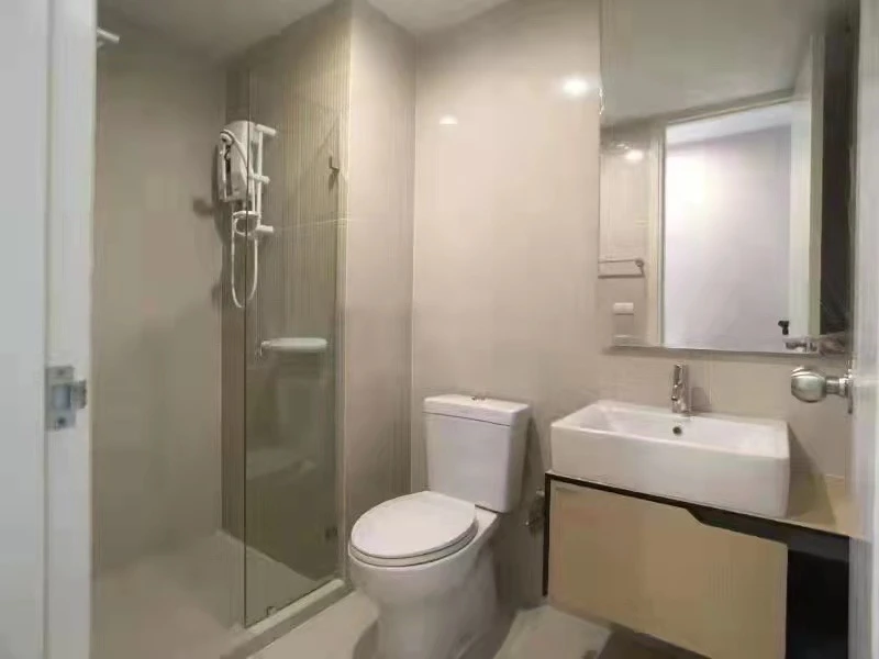 Selling a Parkland Phetkasem - Tha Phra condo. The unit is on the 16th floor with a pool view and is fully furnished. Just bring your belongings and m