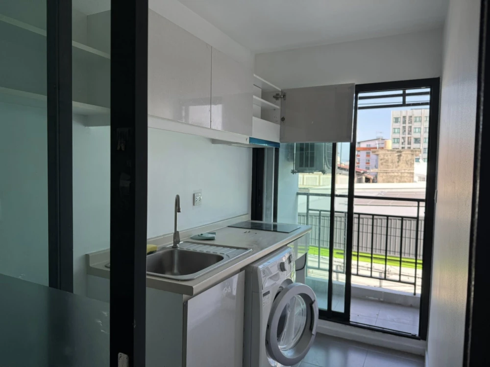 Selling a 1-bedroom, 1-bathroom unit at Pause Sukhumvit 115, 3rd floor, fully furnished. Book now!