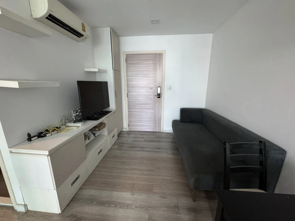 Selling a 1-bedroom, 1-bathroom unit at Pause Sukhumvit 115, 3rd floor, fully furnished. Book now!