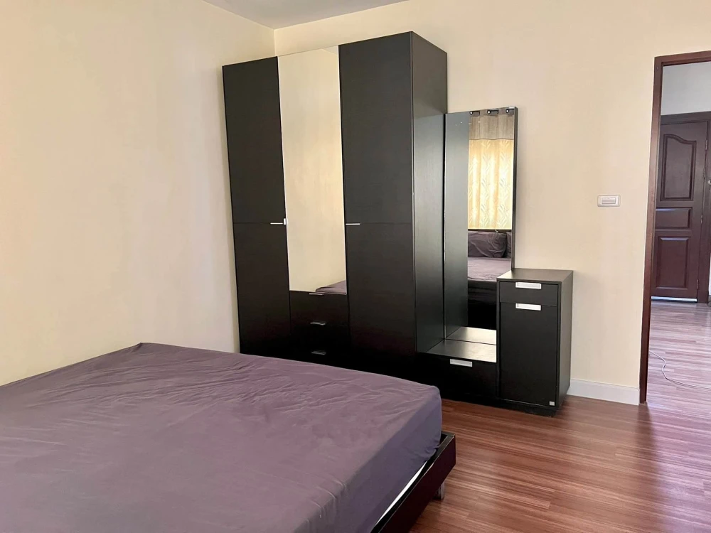 Selling PG RAMA 9 Condominium, 1 bedroom, 1 bathroom, spacious living area, great location. Book now!