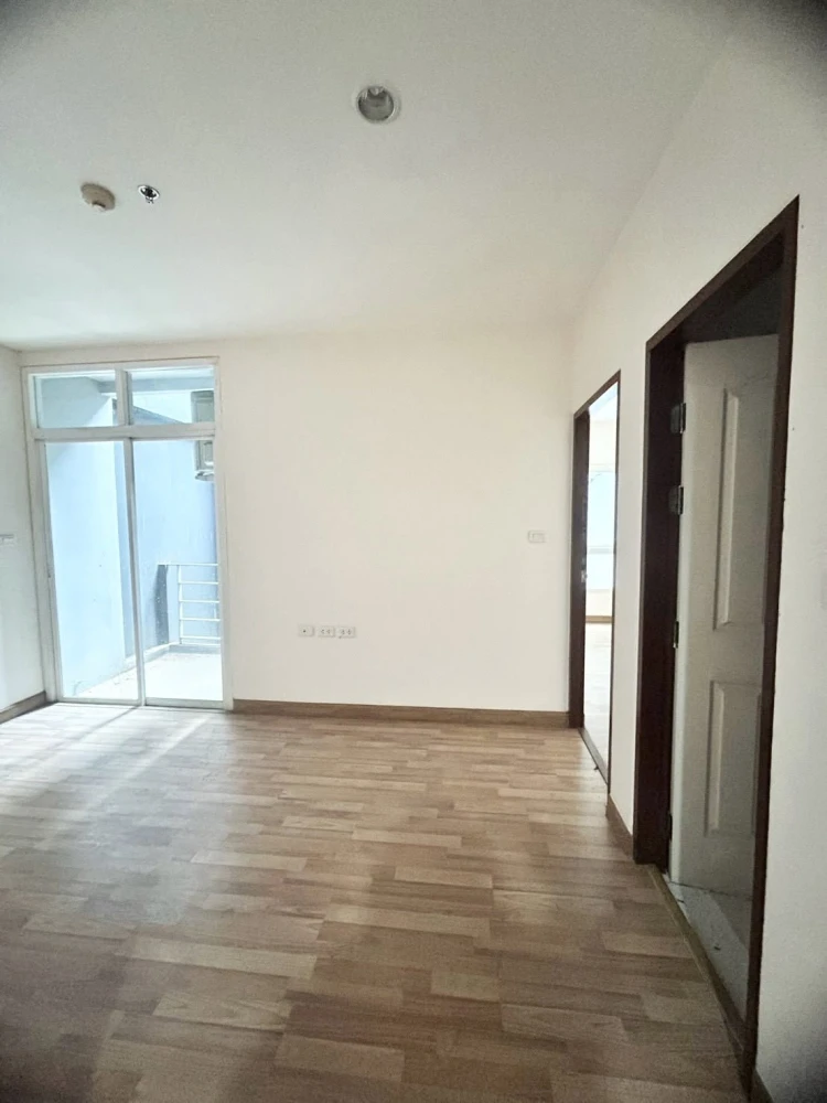 ขาย PG RAMA 9 Condominium ห้องเปล่า สะอาด โปร่งโล่ง สามารถแต่งห้องได้ตามใจชอบ คนชอบแต่งห้องห้ามพลาด images