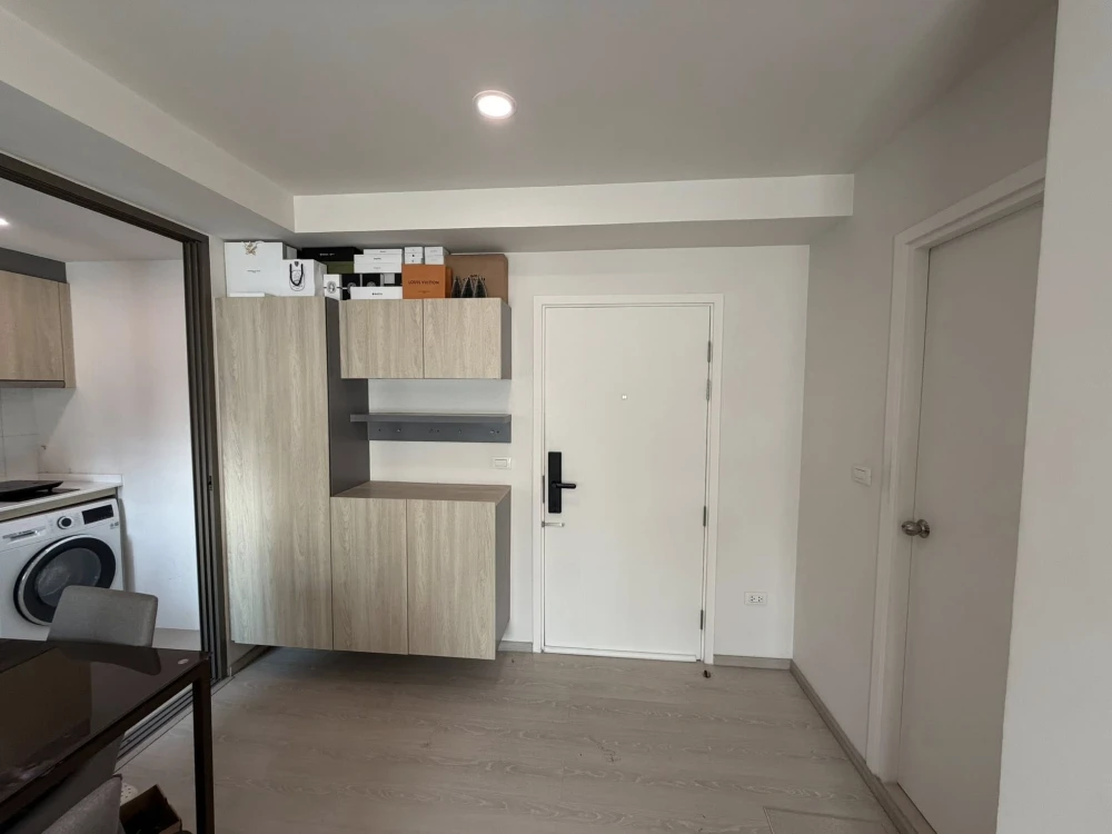 Selling Phyll Phahol 34, 1 bedroom, 1 bathroom. Spacious living area, great location, convenient transportation. Don't miss out!
