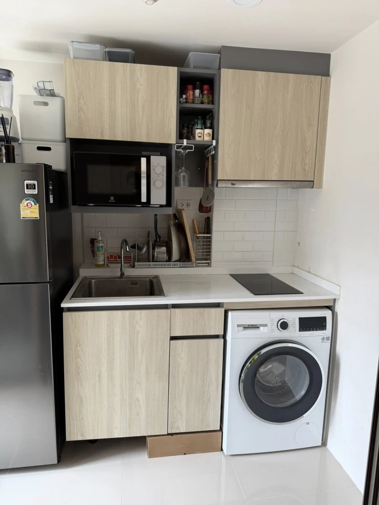Selling Phyll Phahol 34, 1 bedroom, 1 bathroom. Spacious living area, great location, convenient transportation. Don't miss out!