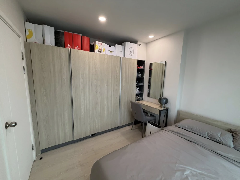 Selling Phyll Phahol 34, 1 bedroom, 1 bathroom. Spacious living area, great location, convenient transportation. Don't miss out!