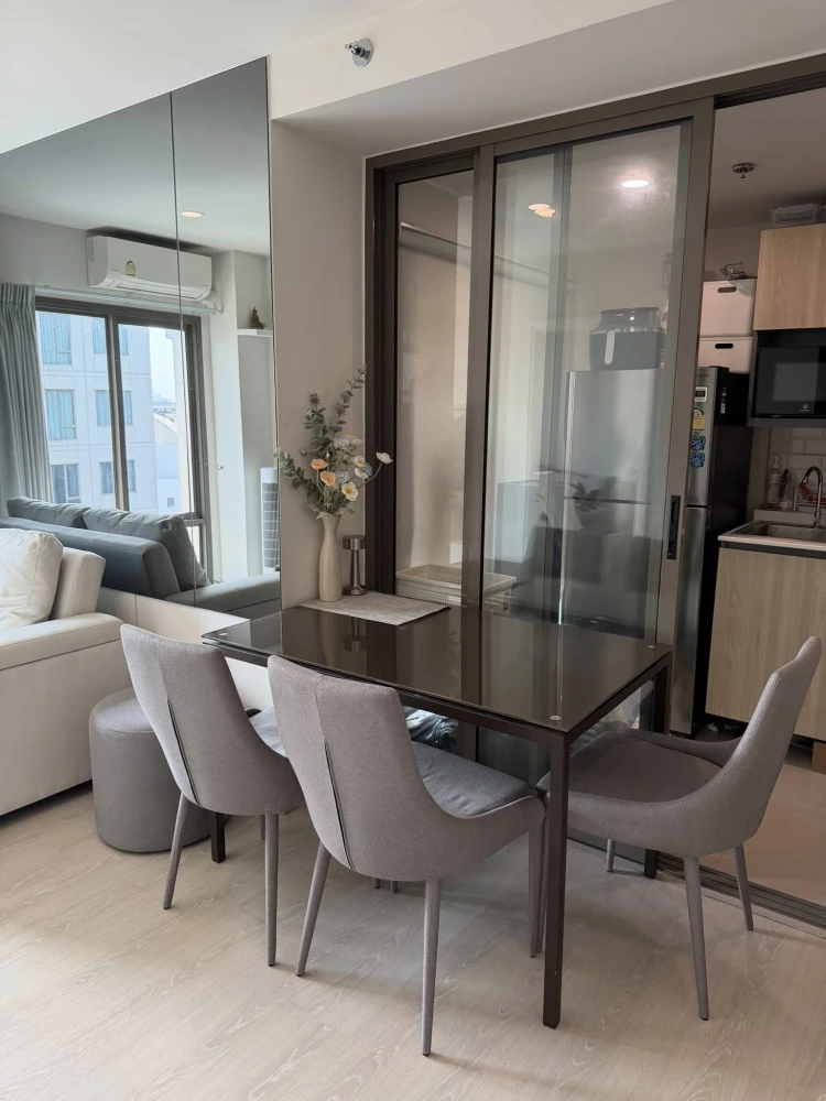 Selling Phyll Phahol 34, 1 bedroom, 1 bathroom. Spacious living area, great location, convenient transportation. Don't miss out!