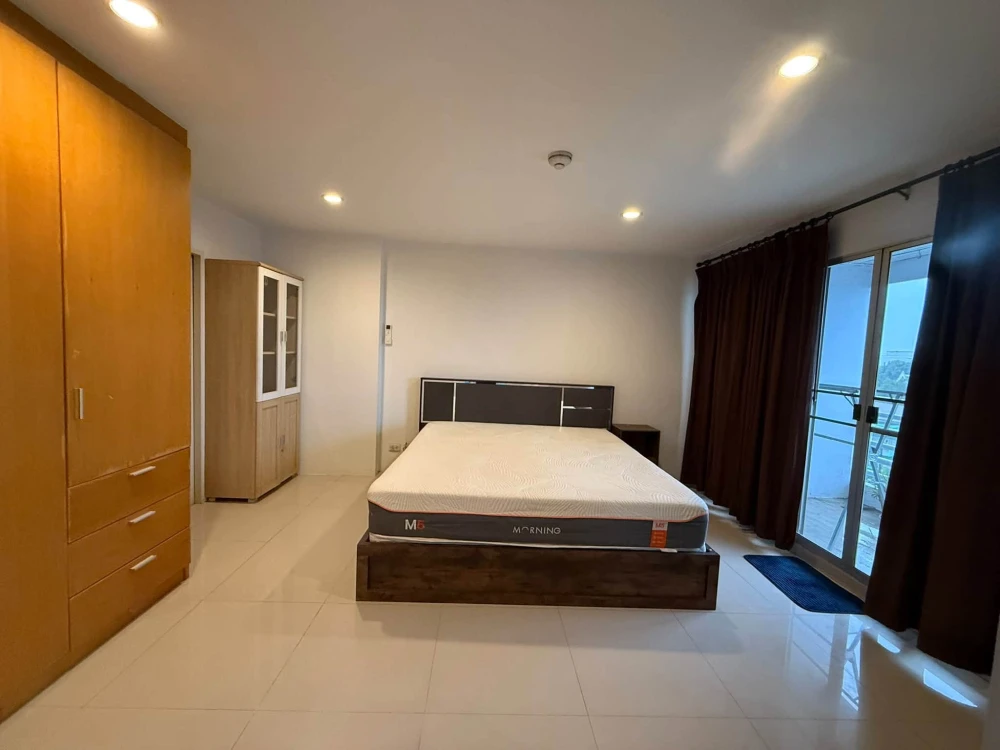 Selling Pinklao River Park View, 2 bedrooms, spacious living area, complete amenities. Don't miss out! images