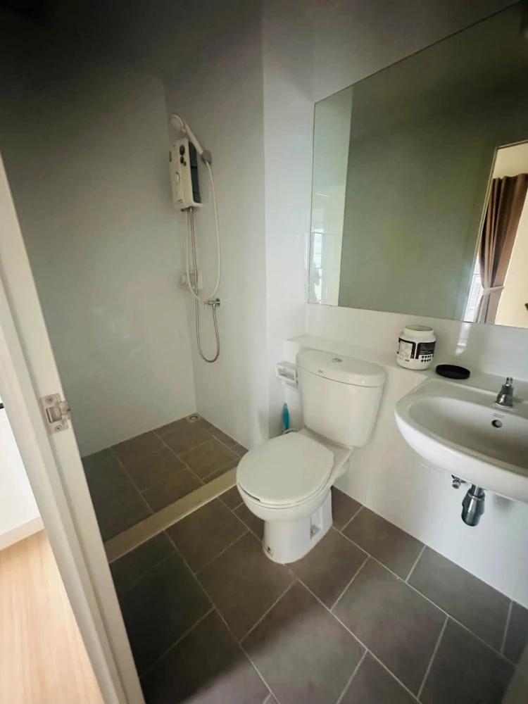 Selling a lovely unit at Plum Condo Bangyai Station, 5th floor, in a great location. Don't just look, reserve it!