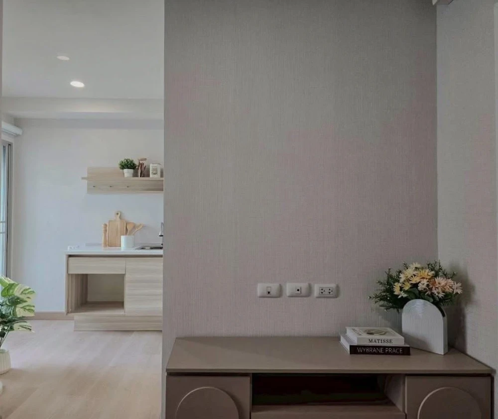 Plum Condo Chaengwattana Station for sale. Nice unit, fully furnished. Just bring your belongings and move in!