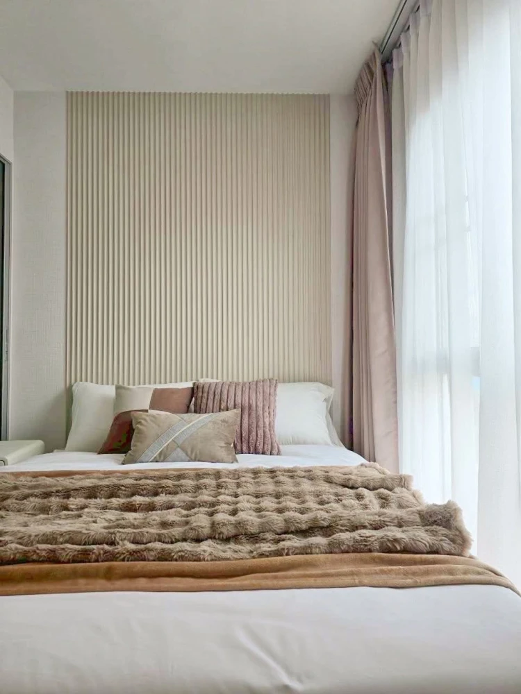 Plum Condo Chaengwattana Station for sale. Nice unit, fully furnished. Just bring your belongings and move in!