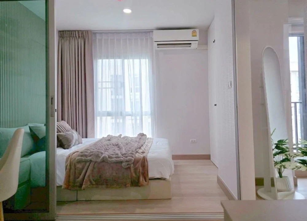 Plum Condo Chaengwattana Station for sale. Nice unit, fully furnished. Just bring your belongings and move in!
