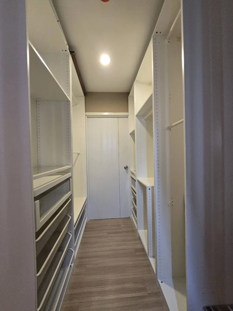 Plum Condo Chaengwattana Station for sale, nice room, fully furnished, just bring your bag and move in.