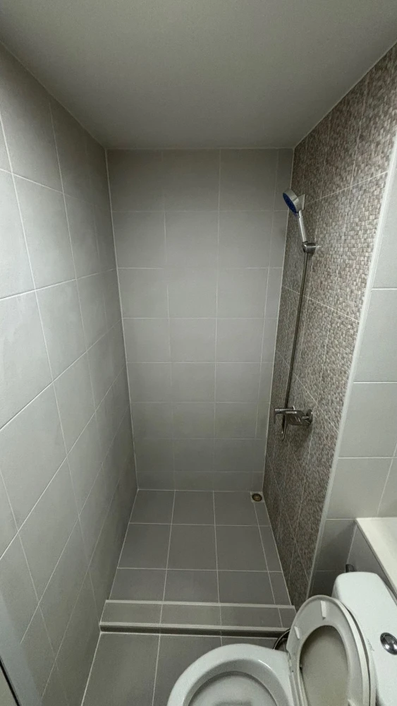 For sale: Plum Condo Chokchai 4, 5th floor, good room, nice to live in. Interested in owning one? Hurry and reserve now. Urgent!