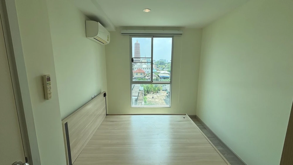 For sale: Plum Condo Chokchai 4, 5th floor, good room, nice to live in. Interested in owning one? Hurry and reserve now. Urgent!