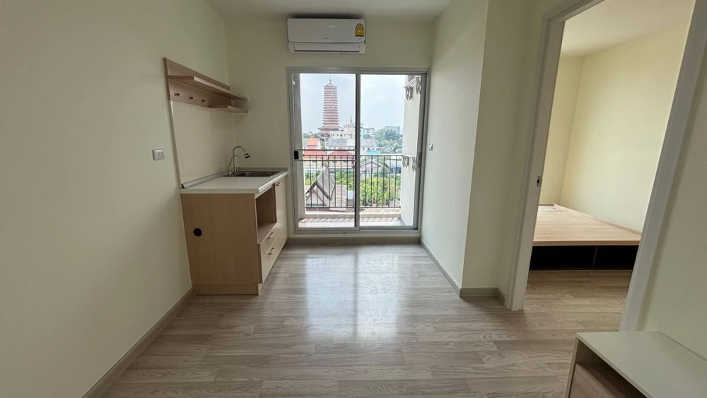 For sale: Plum Condo Chokchai 4, 5th floor, good room, nice to live in. Interested in owning one? Hurry and reserve now. Urgent!