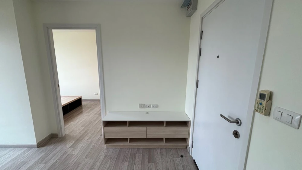 For sale: Plum Condo Chokchai 4, 5th floor, good room, nice to live in. Interested in owning one? Hurry and reserve now. Urgent!