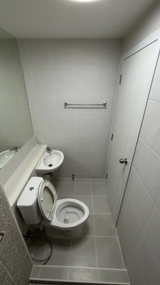 For sale: Plum Condo Chokchai 4, 5th floor, good room, nice to live in. Interested in owning one? Hurry and reserve now. Urgent!
