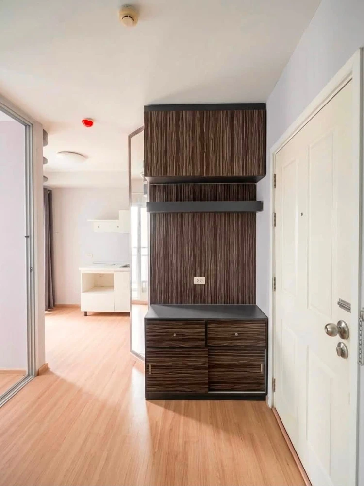 Selling Plum Condo Ladprao 101, a lovely unit on the 4th floor with high-quality built-in furniture. Don't just look, reserve it!