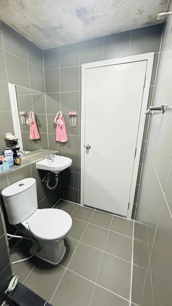Plum Condo Laemchabang for sale, 4th floor, fully furnished and ready to move in. Buy now!