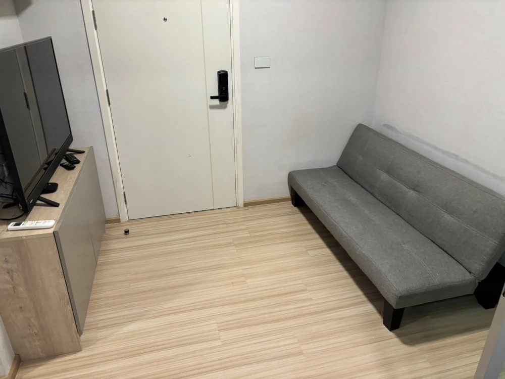 Selling Plum Condo Mix Chaengwattana, 1 bedroom, 1 bathroom. Great location, convenient transportation, fully furnished. Book now!