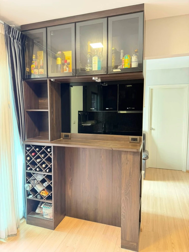 Selling Plum Condo Mix Chaengwattana, 2 bedrooms, 2 bathrooms, pool view from every room!!!! Separate living spaces. A must-have!