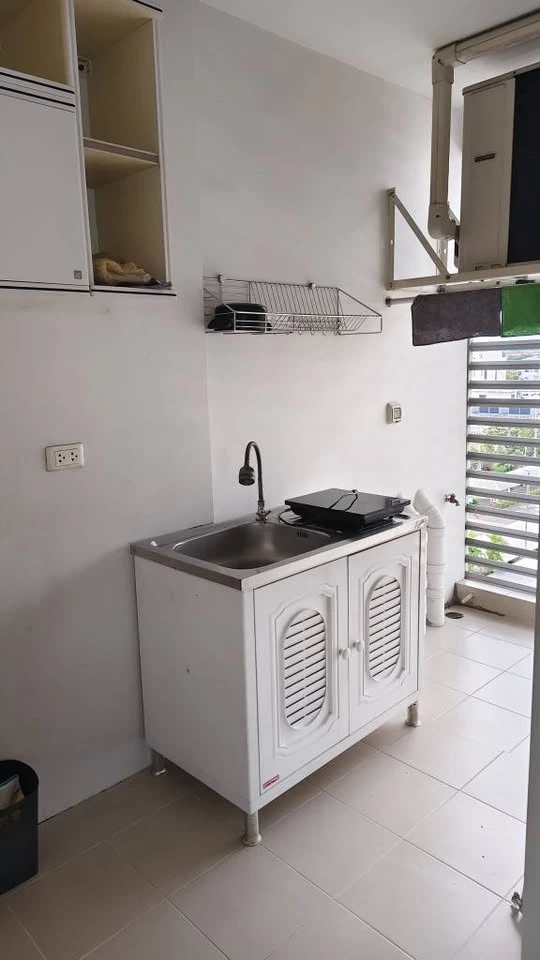Plum Condo Nawamin for sale, nice room, good location, comes with complete furniture and appliances. Reserve now!