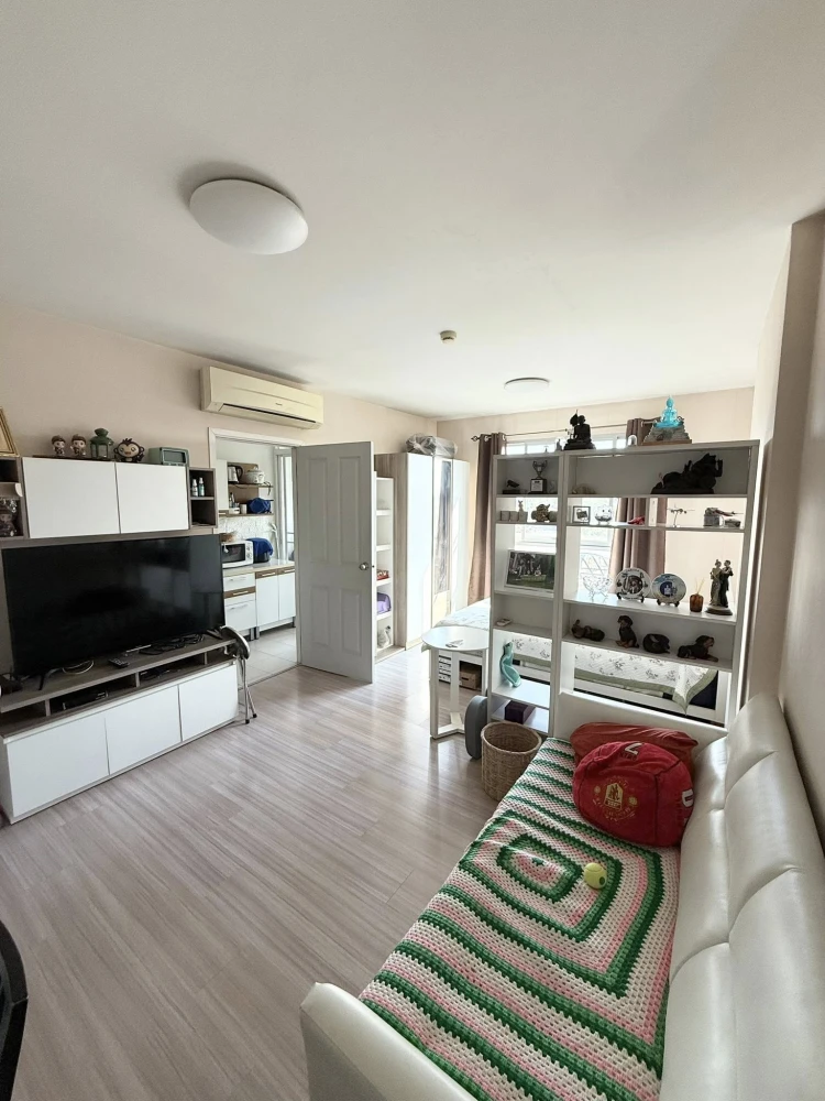 Plum Condo Nawamin for sale, studio unit, fully furnished with appliances. You can't resist!