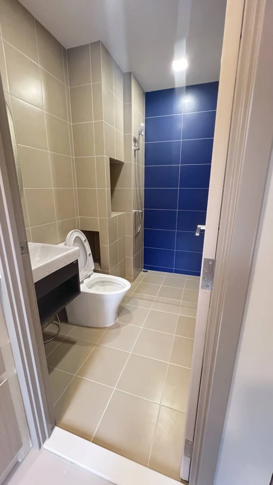 Plum Condo New West for sale, ready to move in, fully furnished, just bring your bags.