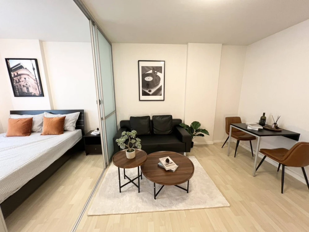 For sale Plum Condo Paholyothin 89, 8th floor, fully furnished. Interested in owning one? Hurry and reserve now.