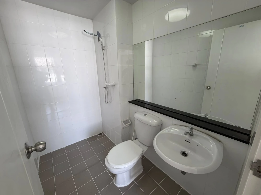 Plum Condo Paholyothin 89 for sale, 8th floor unit, minimalist style decoration, great location. Book now!