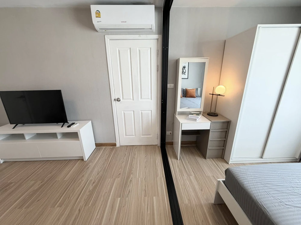 Plum Condo Paholyothin 89 for sale, 8th floor unit, minimalist style decoration, great location. Book now!