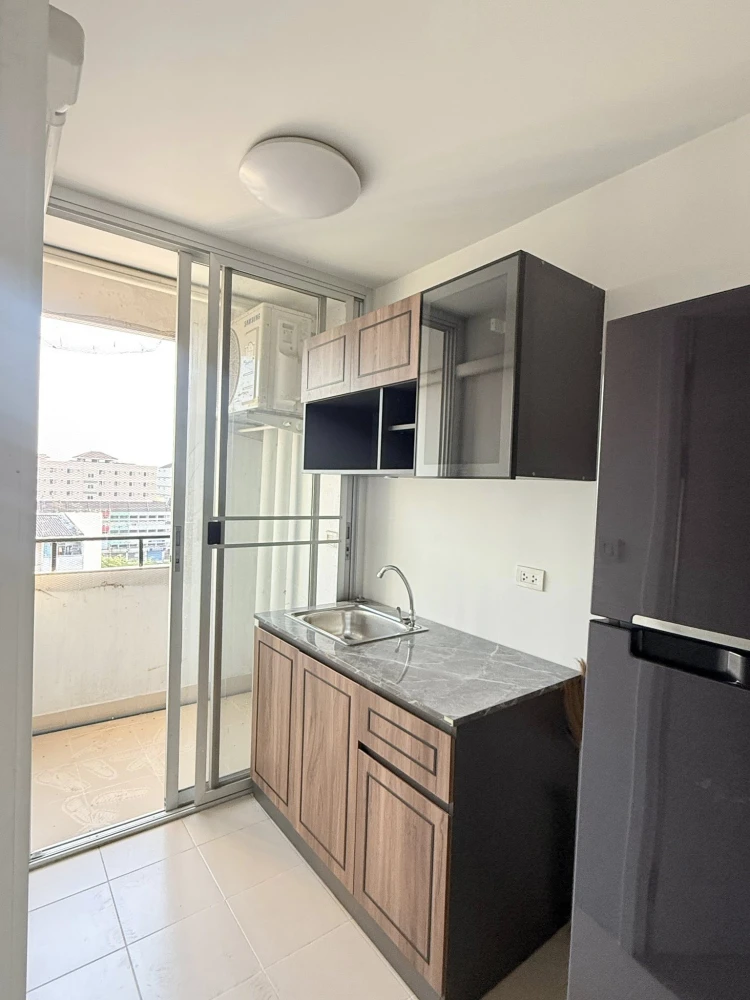 Plum Condo Paholyothin 89 for sale. Nice unit with unobstructed view, not on a high floor. Book now!