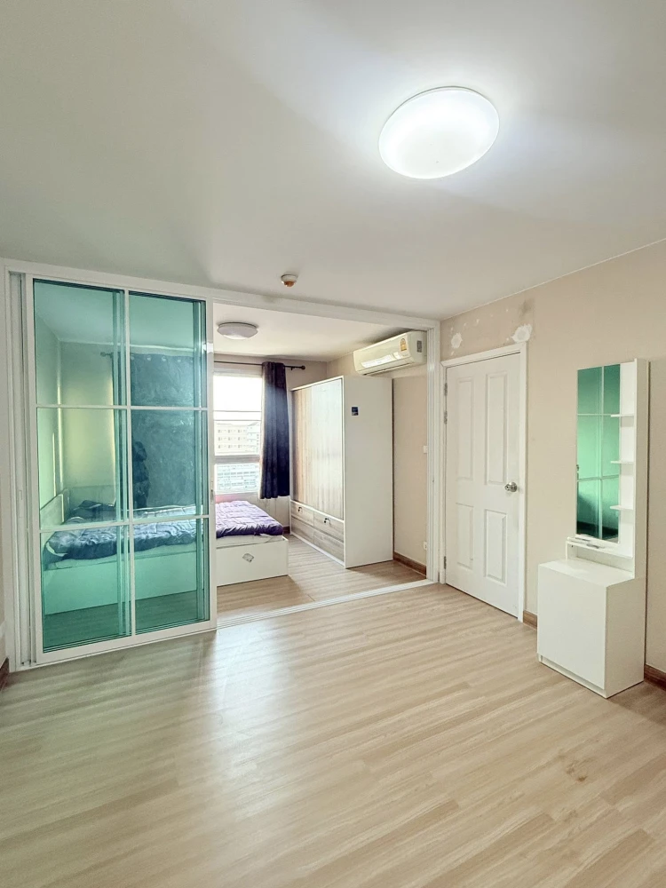 Plum Condo Paholyothin 89 for sale. Nice unit with unobstructed view, not on a high floor. Book now!