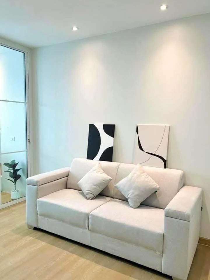 Plum Condo Paholyothin 89 for sale. Beautiful unit, fully furnished and ready to move in. Book now if interested!