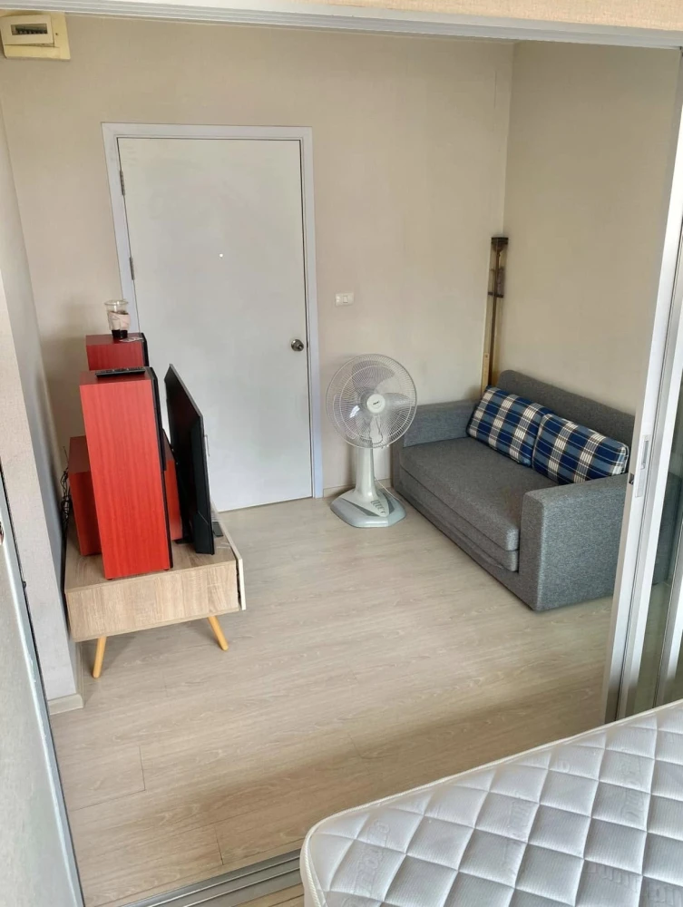 For sale: Plum Condo Park Rangsit Phase 3, free furniture and appliances, everything included, just come and move in.