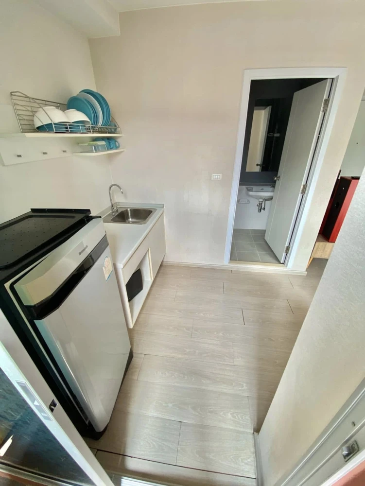 For sale: Plum Condo Park Rangsit Phase 3, free furniture and appliances, everything included, just come and move in.