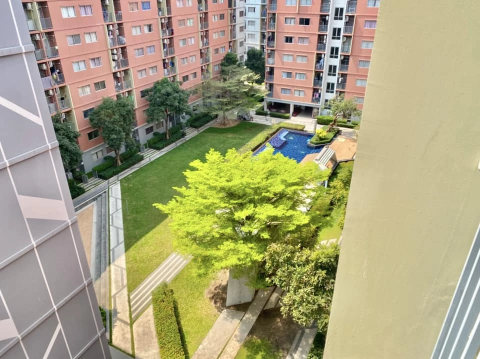 For sale: Plum Condo Park Rangsit Phase 3, free furniture and appliances, everything included, just come and move in.