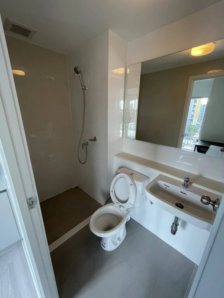 Selling Plum Condo Ram 60 Interchange, 6th floor unit, fully furnished, excellent facilities. Don't miss out!