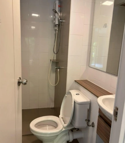 Selling Plum Condo Rangsit Alive 1, 2nd floor, fully furnished and ready to move in. Interested buyers please contact us urgently.