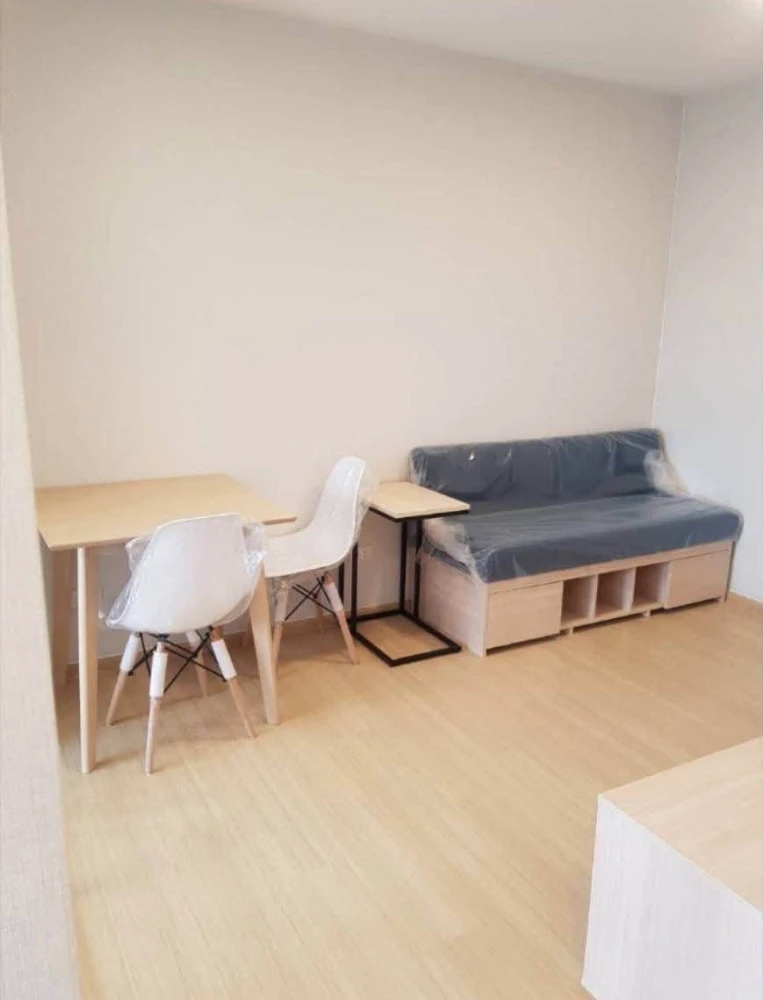 Selling Plum Condo Rangsit Alive, 1 unit on the 2nd floor. Fully furnished with all appliances. Don't miss out!