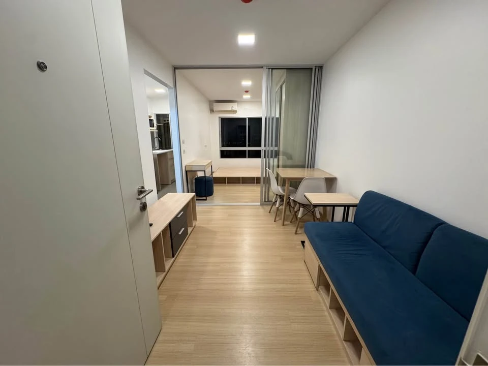 Selling a comfortable 1-bedroom unit at Plum Condo Rangsit Alive. Great location, convenient transportation, and fully furnished. Don't miss out!